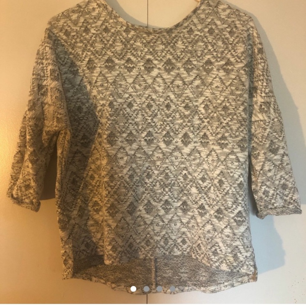 Loose Grey/White Long Sleeve